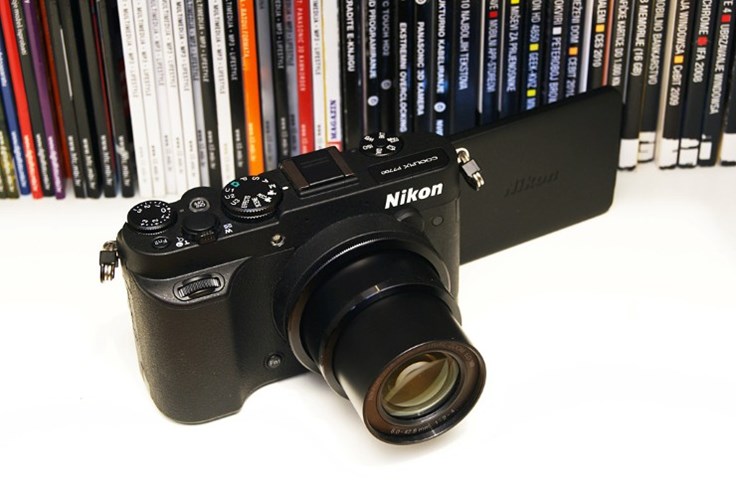 Nikon Coolpix P7700 (3).jpg